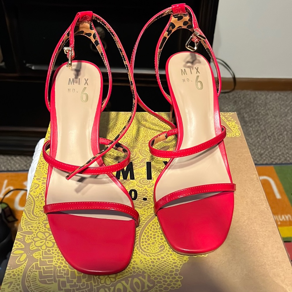 M6 heels